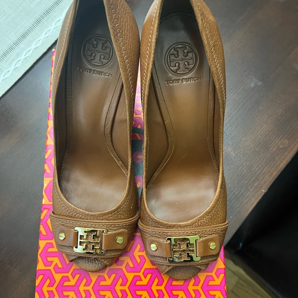 Tory Burch peekaboo toe